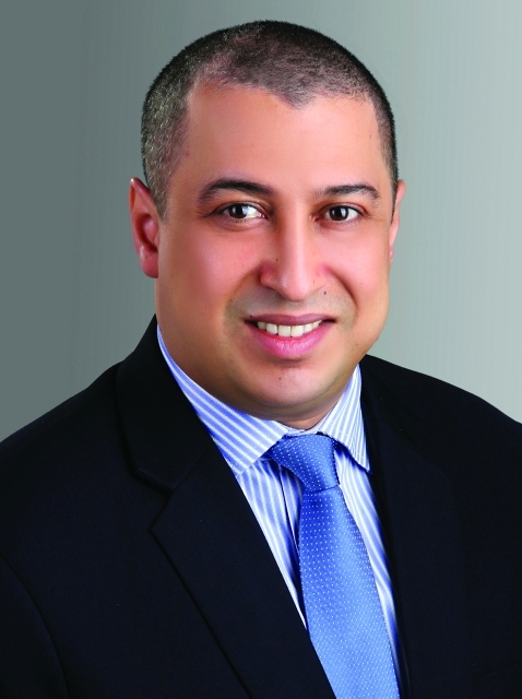 "طارق العويني"