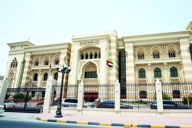 "تجهيزات نوعية للمكتبة في مبنى دائرة الثقافة والإعلام الجديد"