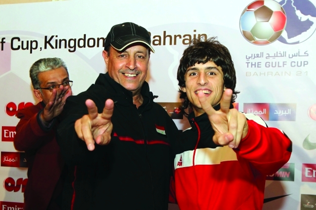 "حكيم شاكر مدرب المنتخب العراقي خلال المؤتمر الصحفي في فندق دبلومات في البحرين يناير 17 2013 تصوير يونس يونس"