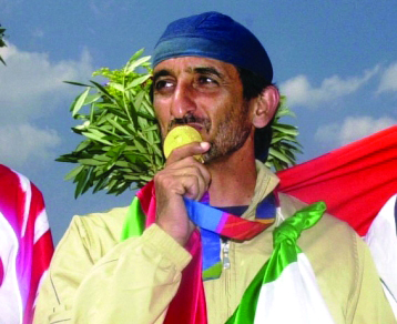"أحمد بن حشر توج بذهبية 2004 للرماية أرشيفية"