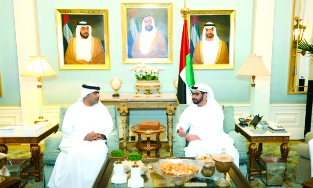 "حمدان بن زايد خلال حواره مع مجلة درع الوطن وام"