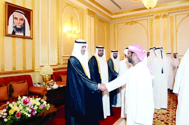 "وسموه خلال تقبل  تهاني المواطنين بحضور محمد بن حمد"