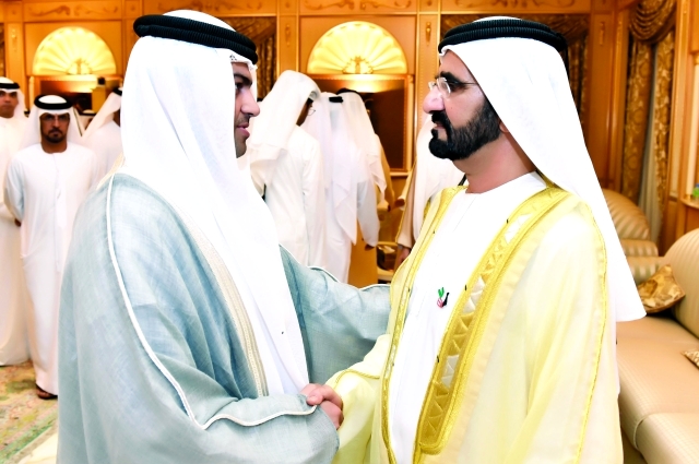 "محمد بن راشد خلال استقبال خالد عمران     \t\t\t\t\t                  تصوير: محمد هشام"