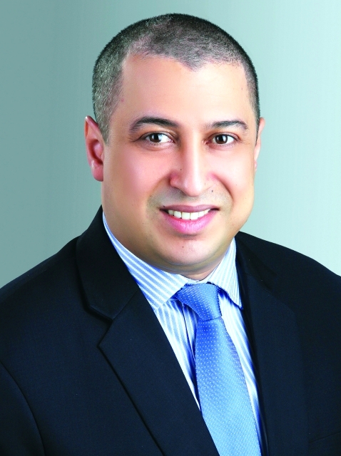 "طارق العويني"