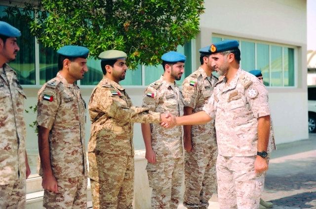 "قادة الوحدات خلال الزيارة وام"