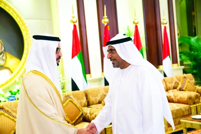 "حمدان بن زايد خلال الاستقبال"