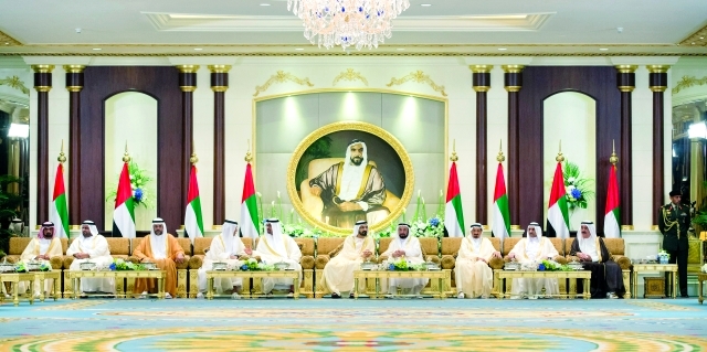 "محمد بن راشد وسلطان القاسمي وحميد النعيمي وحمد الشرقي وسعود المعلا وسعود القاسمي ومحمد بن زايد وسلطان بن محمد وعمار النعيمي ومحمد بن حمد   تصوير-سيف محمد - وام"