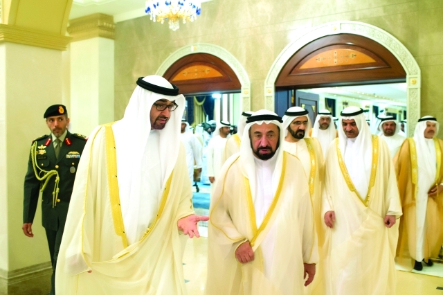 "محمد بن راشد ومحمد بن زايد خلال استقبال الحكام وأولياء العهود"