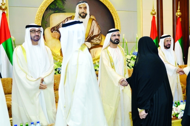"محمد بن راشد وسلطان القاسمي ومحمد بن زايد يستقبلان المهنئين"