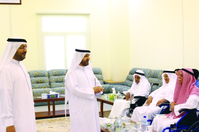 "خميس بن سالم السويدي يرحب بأهالي الضواحي"