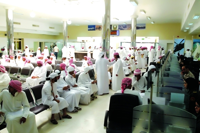 "إقبال كبير من الطلبة للتسجيل في الخدمة الوطنية\t البيان"