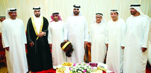 "ماجد بن سلطان وصقر بن عبدالله والعريس ووالد العريس وعدد من الحضور"