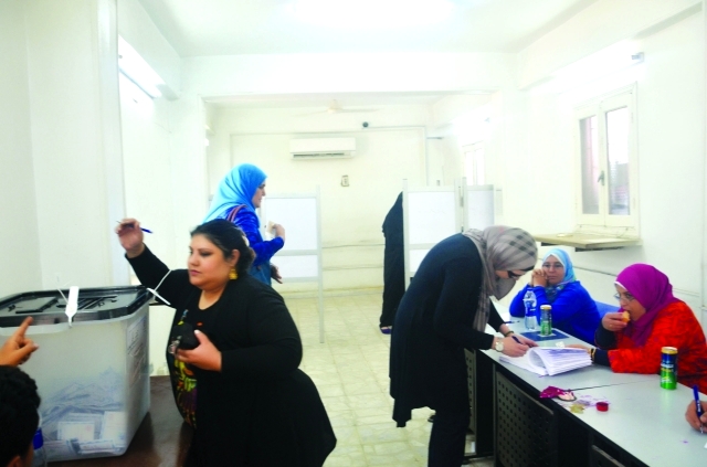 "سيدات مصر.. مشاركة كثيفة في الحياة السياسية"