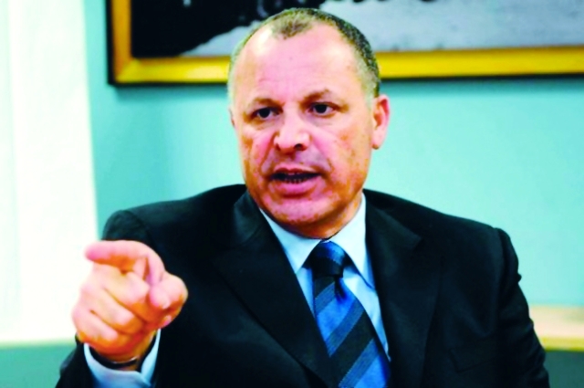 "هاني أبو ريدة"