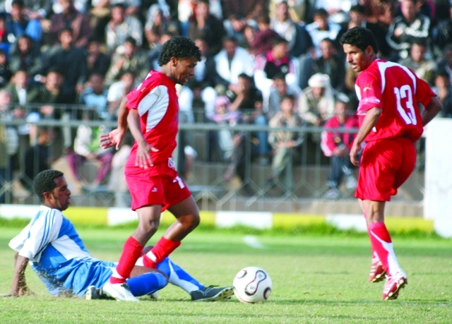 "من مباريات الدوري اليمني البيان"