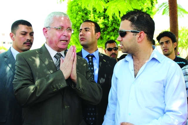 "وزير التعليم العالى يتحدّث لـ «البيان»"