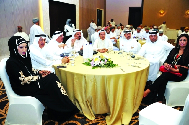 "الصحافيون المشاركون في الحفل الختامي للملتقىالبيان"