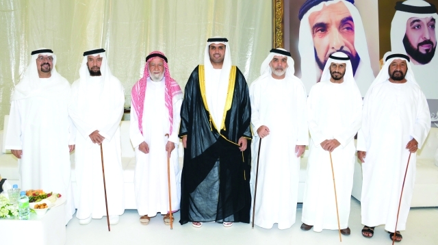 "محمد بن سعود الشامسي وعوض بن سهيل الخييلي وسعيد صالح الكويتي والحضور"