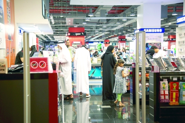 "التسوق أحد أبرز ملامح مفاجآت صيف دبي من المصدر"