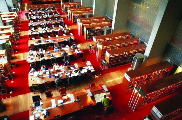 المكتبة الوطنية الفرنسية صرح على ضفّة «السين»