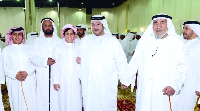 "سعيد بن طحنون ووالد العريس وحفيده عوض ومبارك المنصوري"