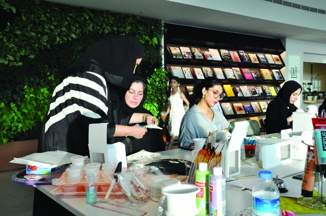 "فاطمة حسين تشرف على الدورة"