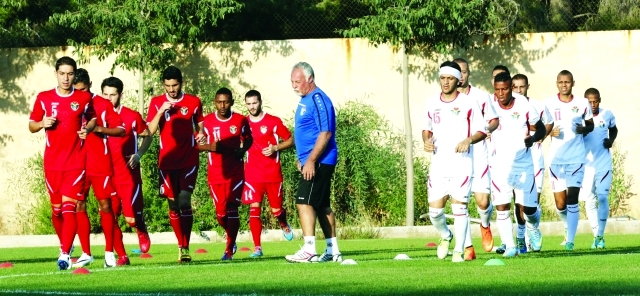 "جانب من تدريبات النشامى في عمان البيان"