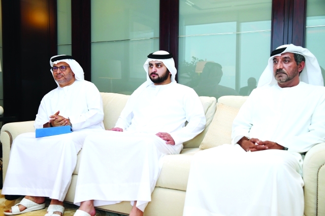 "محمد بن راشد يتلقى رسالة من الرئيس اليمني، سبتمبر تصوير: خليفة اليوسف"