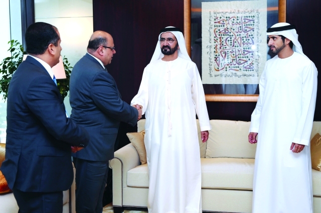 "محمد بن راشد خلال استقبال وزير الخارجية اليمني بحضور حمدان بن محمد \t\t تصوير: خليفة اليوسف"