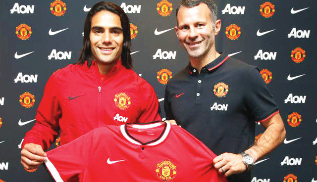 "يونايتد ضم فالكاو في اليوم الأخير \t ا ب"