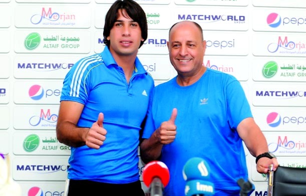"شاكر وحارس مرمى منتخب العراق جلال حسنالبيان"