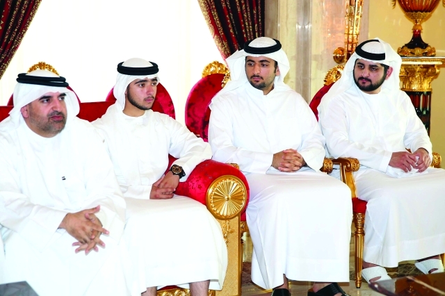 "مكتوم بن محمد ومحمد وزايد بن مكتوم وجمال بن حويرب"