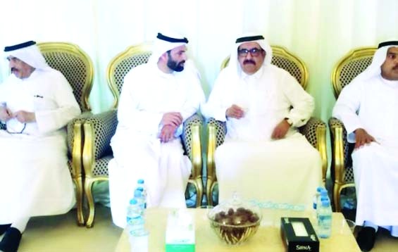 "حمدان بن راشد يعزي عيسى الميدور"
