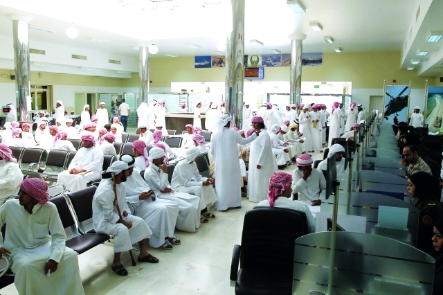 اقبال كبير من شباب الوطن على مراكز التجنيد