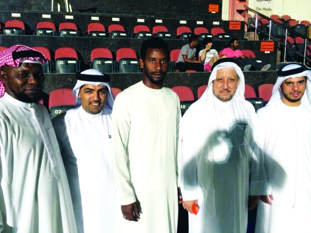 "خليفة الجرمن مع اللاعب بحضور وكيل أعمالهالبيان"