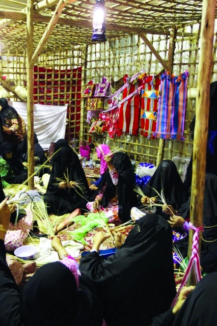 "الصناعات الشعبية تعكس تاريخ الإمارات"