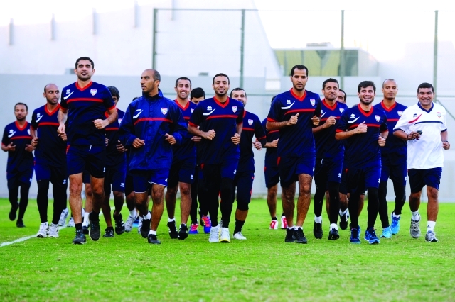 "قضاة الملاعب في الإمارات أنقذوا انطلاقة الدوري العماني \t البيان"