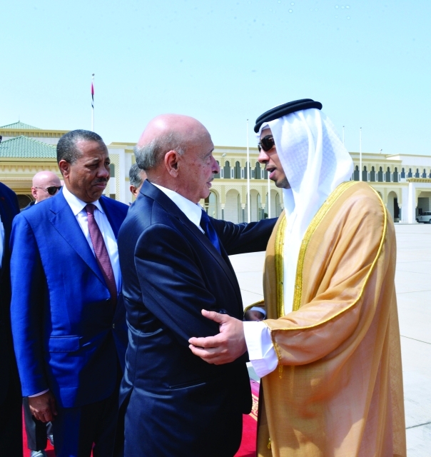 "منصور بن زايد في مقدمة مودعي الوفد الليبي \t\t وام"