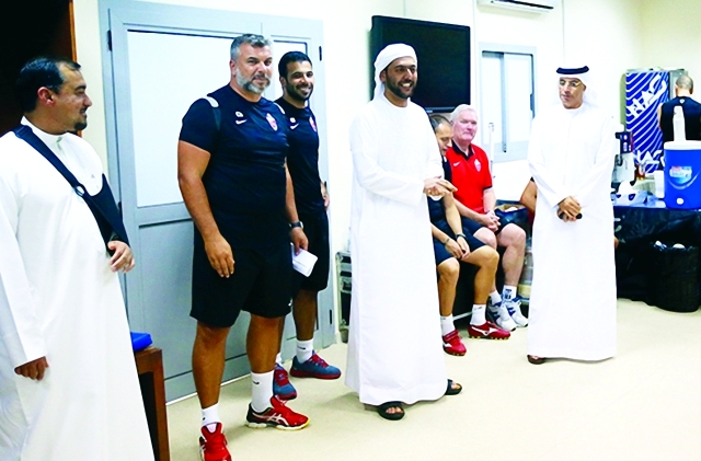"النابودة يتحدث إلى الفريق بوجود حماد وكوزمين وعبد المجيد وشاه"