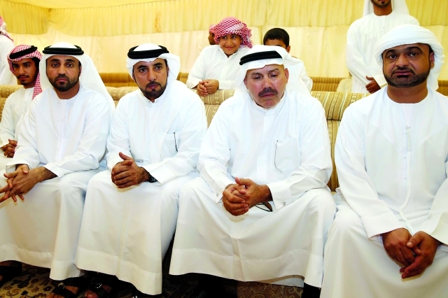 "مصبح الفتان وخليفة سليمان وسلطان السبوسي خلال العزاء"