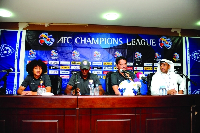 "زلاتكو وعموري خلال المؤتمر الصحافيالبيان"