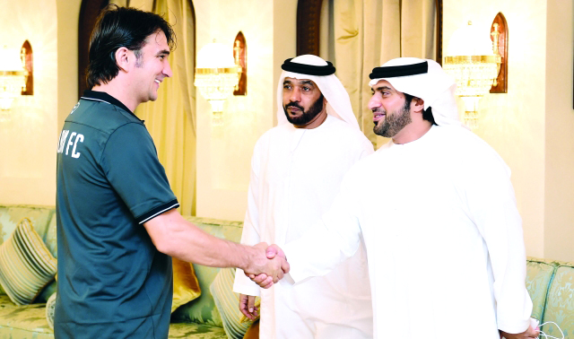 "عبدالله بن محمد يرحب بالمدير الفني لنادي العين"