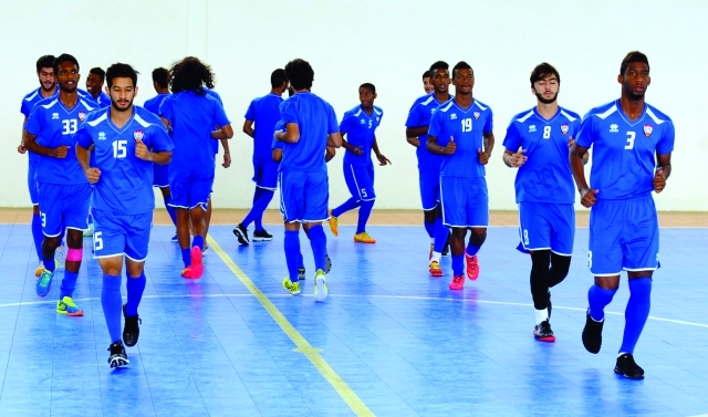 "تدريبات قوية للأبيض البيان"
