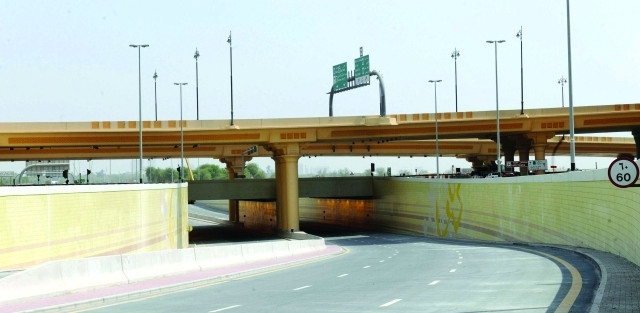 "..و يخدم منطقة الخليج التجاري وبرج خليفة"