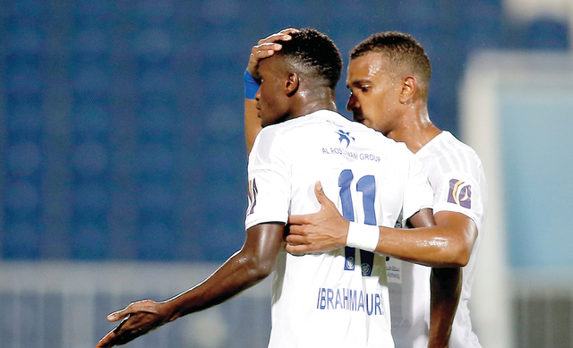 "عصام ضاحي مدافع النصر يخرج توريه لحظة طرده"