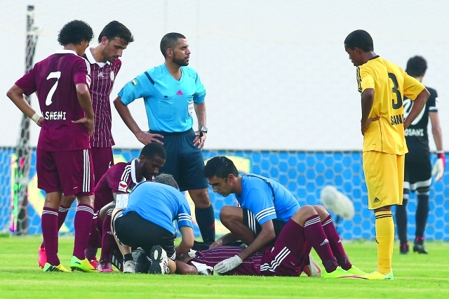 "الجهاز الطبي للوحدة يطمئن على لاعبهالبيان"