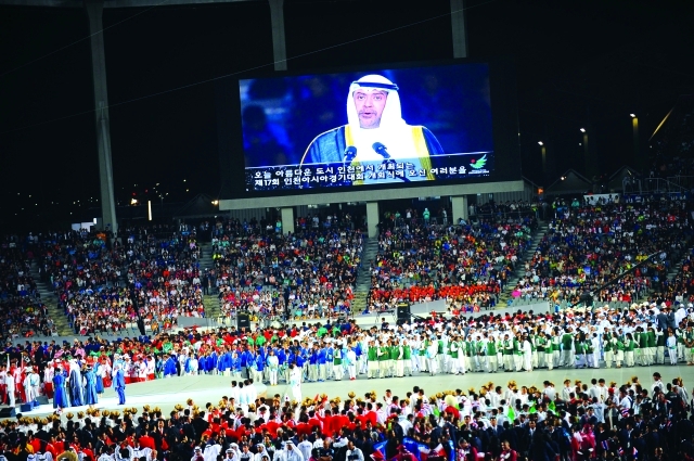 "أحمد الفهد متحدثا في حفل الافتتاح"