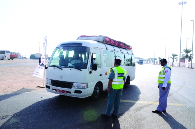 "تكثيف الدوريات على طريق أبوظبي الغويفات \t من المصدر"