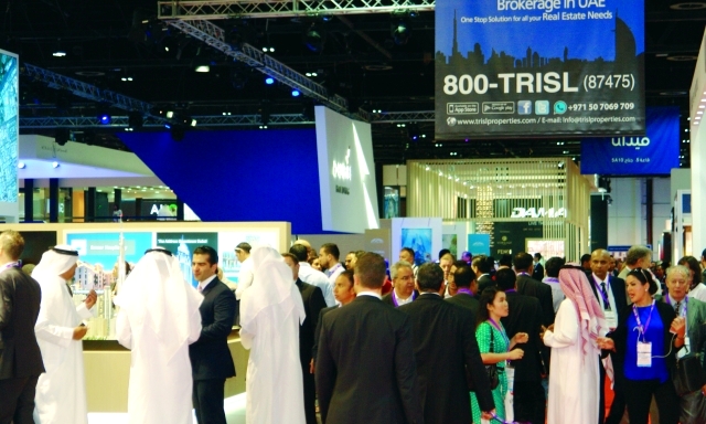 "أجواء الطمأنينة تسود أوساط المشترين \t\t\t\t\t\t\t\t البيان"