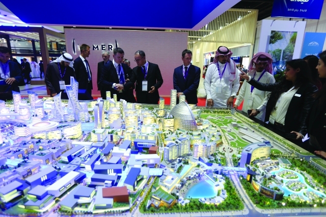 "شركات عقارية تتفاهم لإدامة زخم النمو \t\t\t\t\t\t\t\t\t\t\t تصوير عمران خالد"